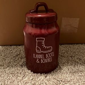 Rae Dunn med canister